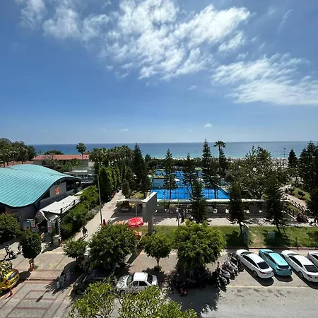Ξενοδοχείο με διαμερίσματα Havana 4*